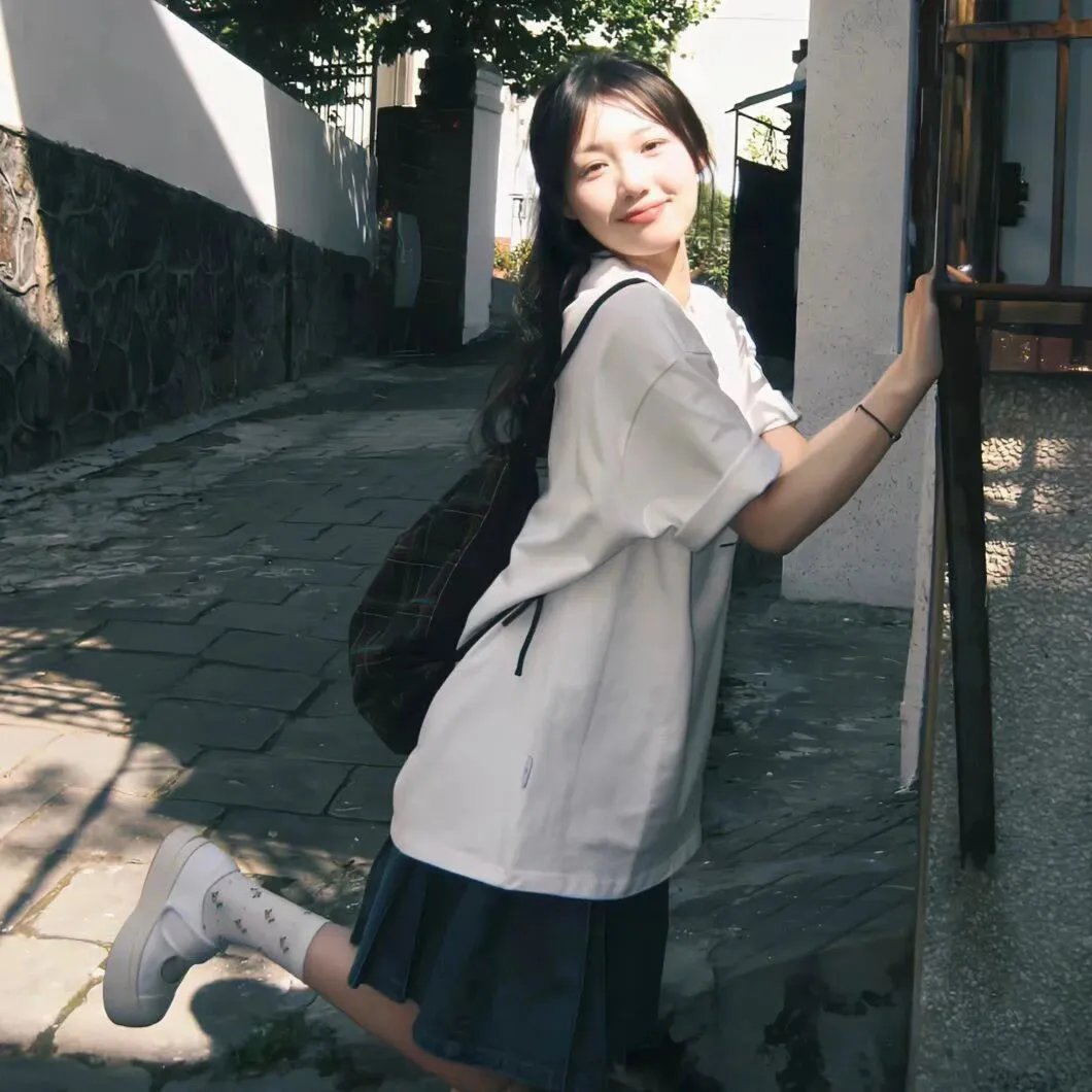 麻辣老师1这个女生有点冷